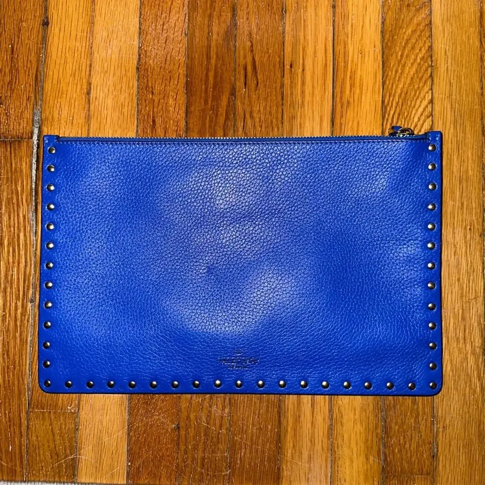 Valentino Garavani Rockstud Large Leather Zip Pouch Bag, Blue